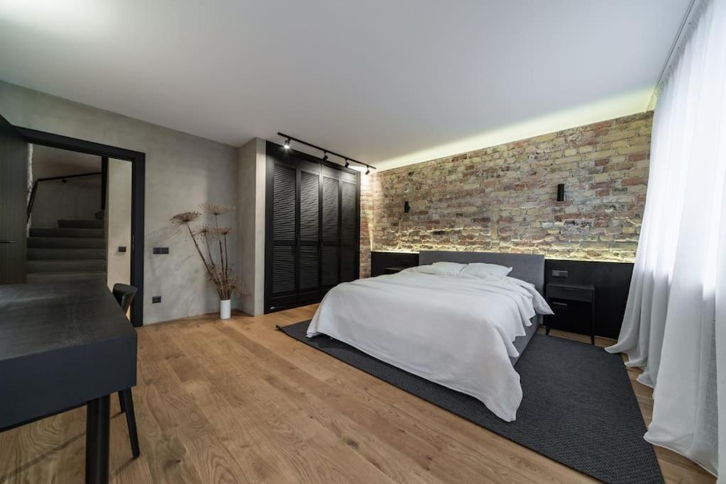 3 Storey Apartment With A Character And A Terrace Riga Kültér fotó