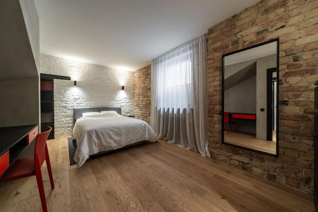 3 Storey Apartment With A Character And A Terrace Riga Kültér fotó