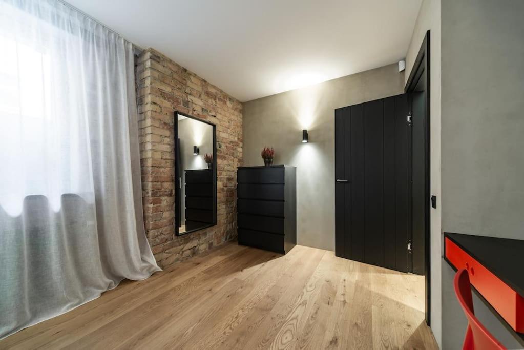 3 Storey Apartment With A Character And A Terrace Riga Kültér fotó